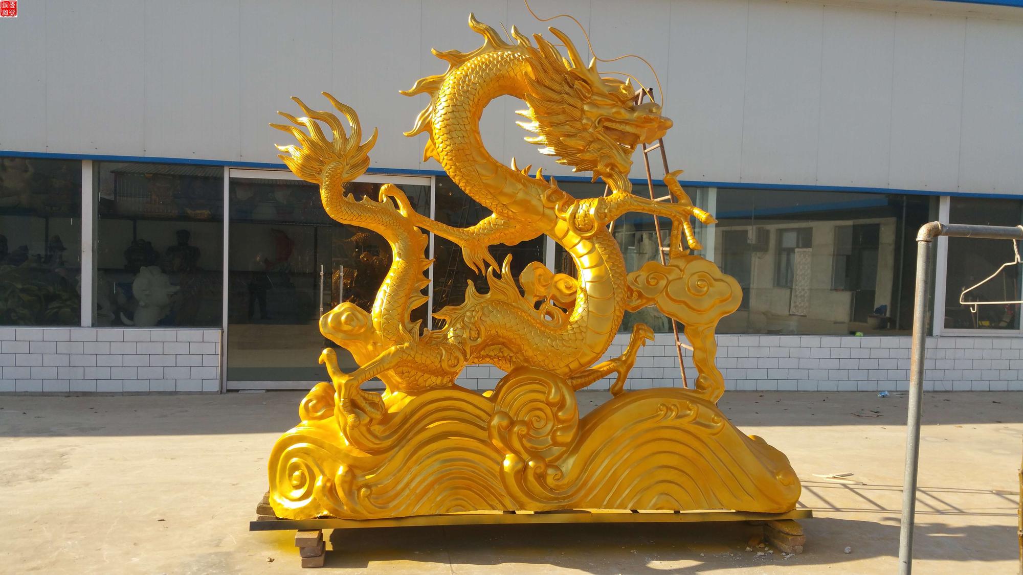 銅龍雕塑.jpg