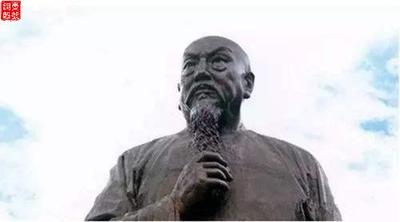 我在林則徐銅像前