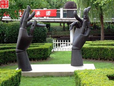 小區(qū)門口雕塑設(shè)計