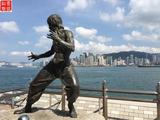 現(xiàn)代人物雕塑