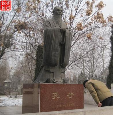 易門縣孔子雕像