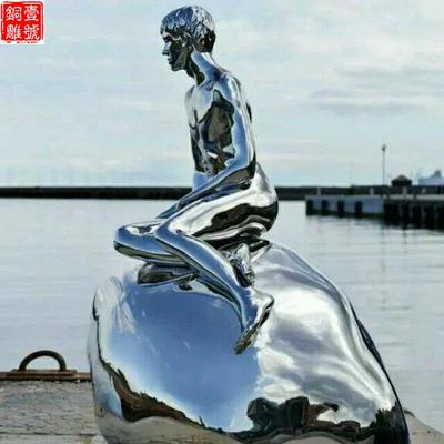 大型不銹鋼人物景觀雕塑