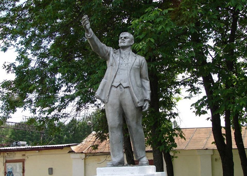 美国有两座列宁雕像 一座在红场