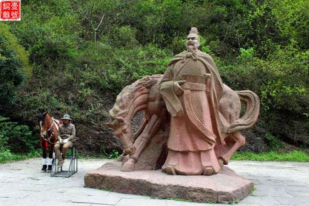 大型刘备铜像