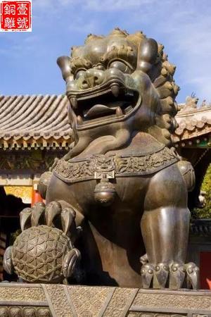 北京故宫太和门铜狮子