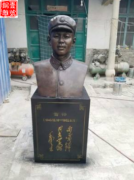 雷锋纪念铜像上海